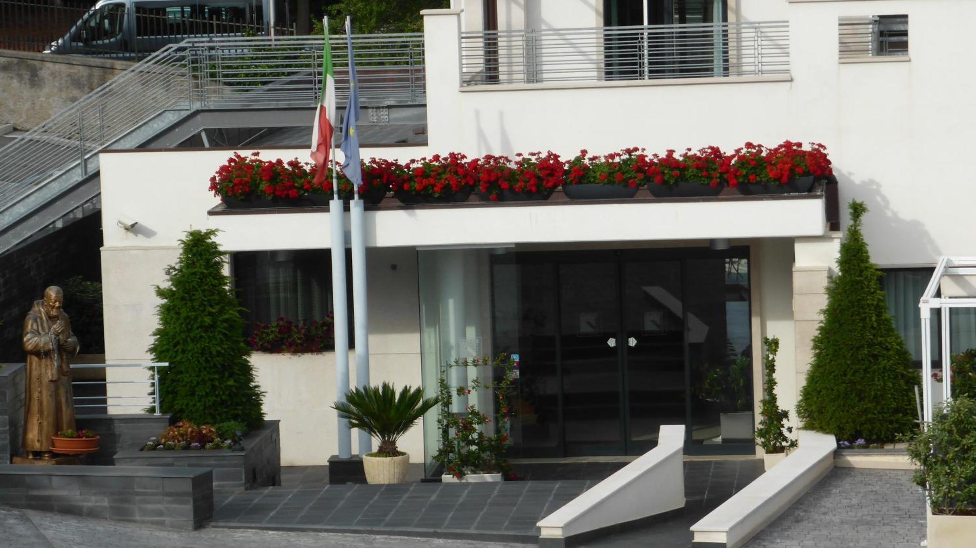 Hotel Vittoria سان جيوفاني روتوندو المظهر الخارجي الصورة