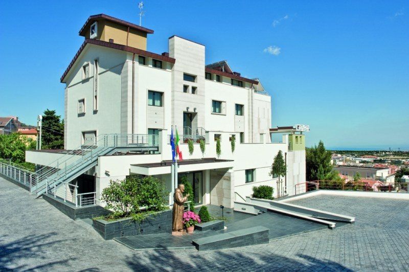 Hotel Vittoria سان جيوفاني روتوندو المظهر الخارجي الصورة